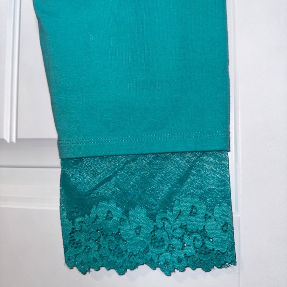LOGO Layers by Lori Goldstein Cropped Legging with Lace Trim - XSP - Picture 4 of 10